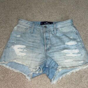 Hollister high rise mom short 3”